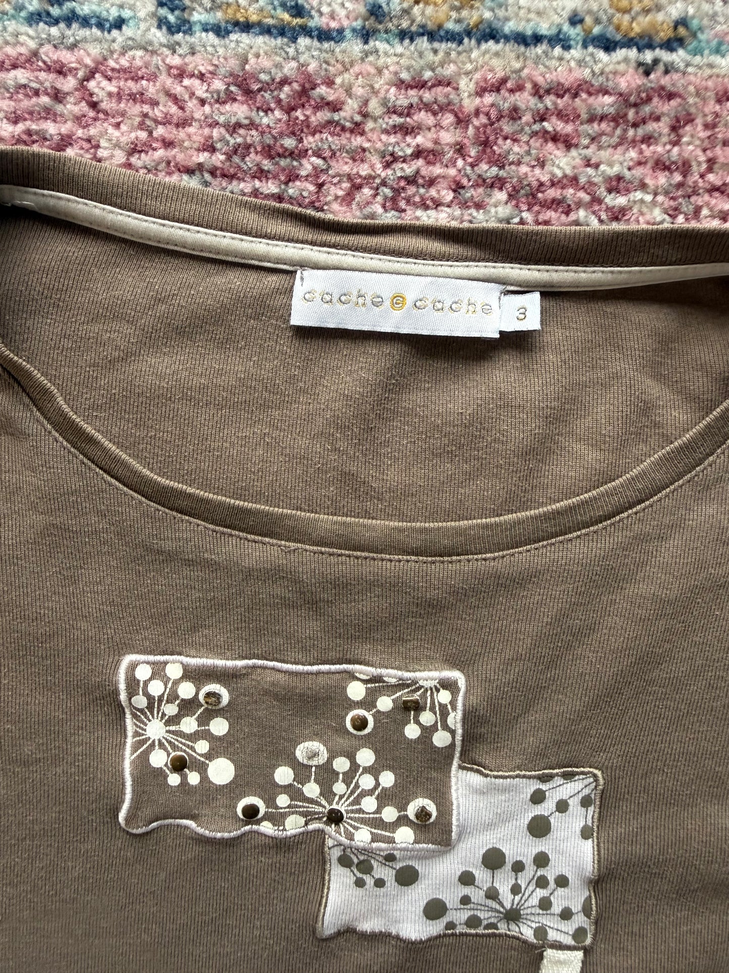 Vintage khaki cache cache graphic long sleeve top