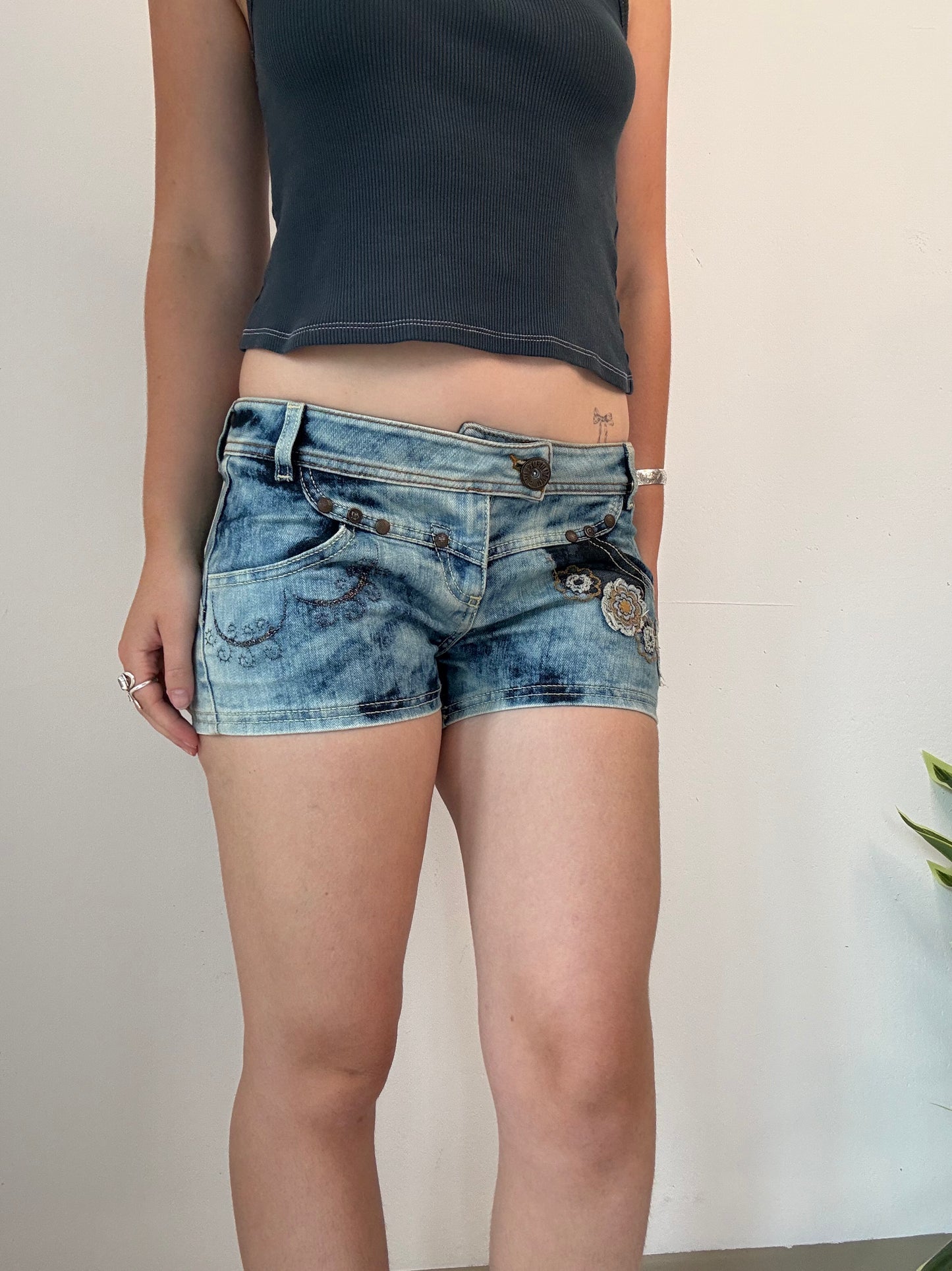 Y2k low rise denim mini shorts