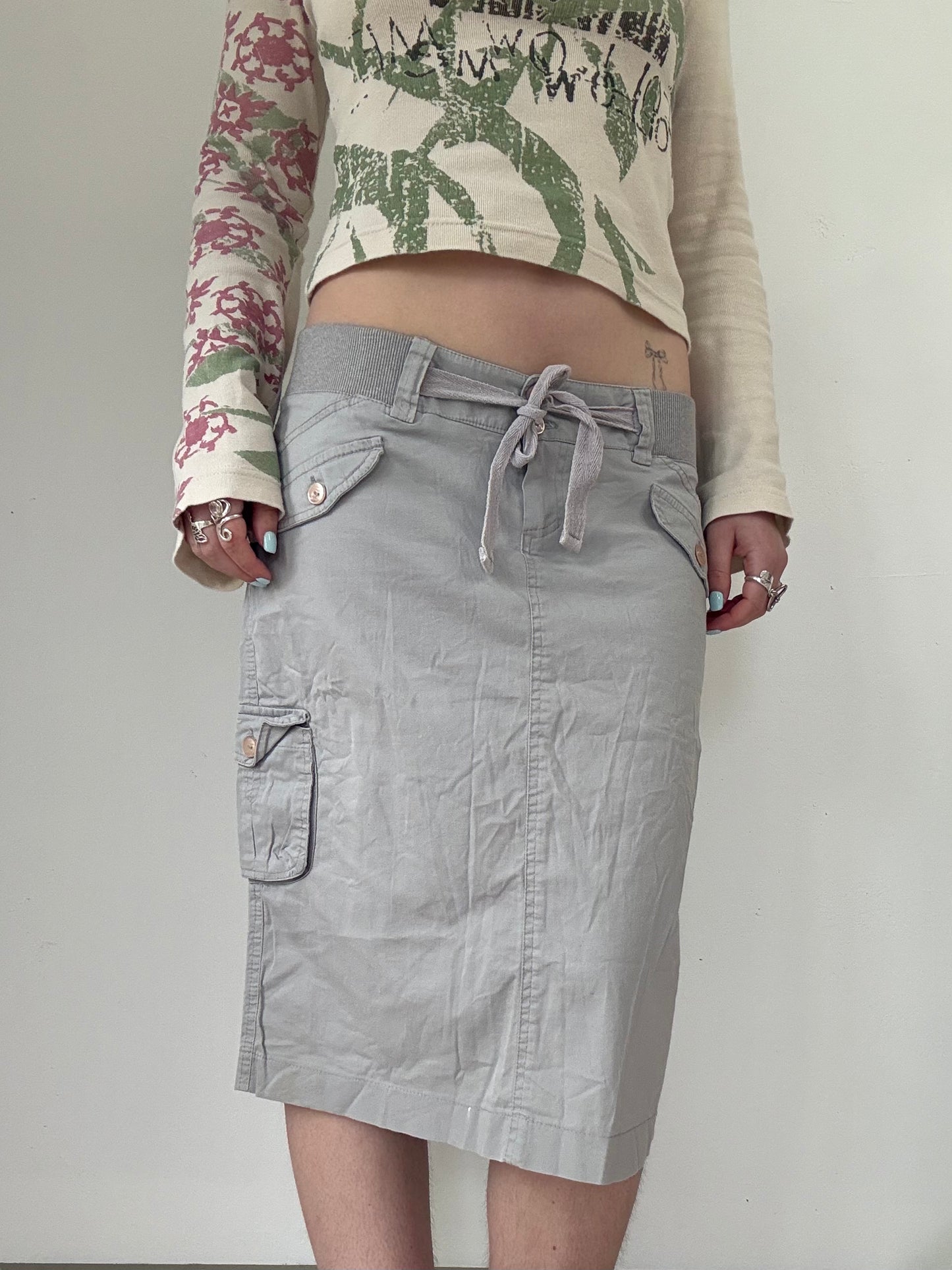 Vintage low rise grey cargo style midi skirt
