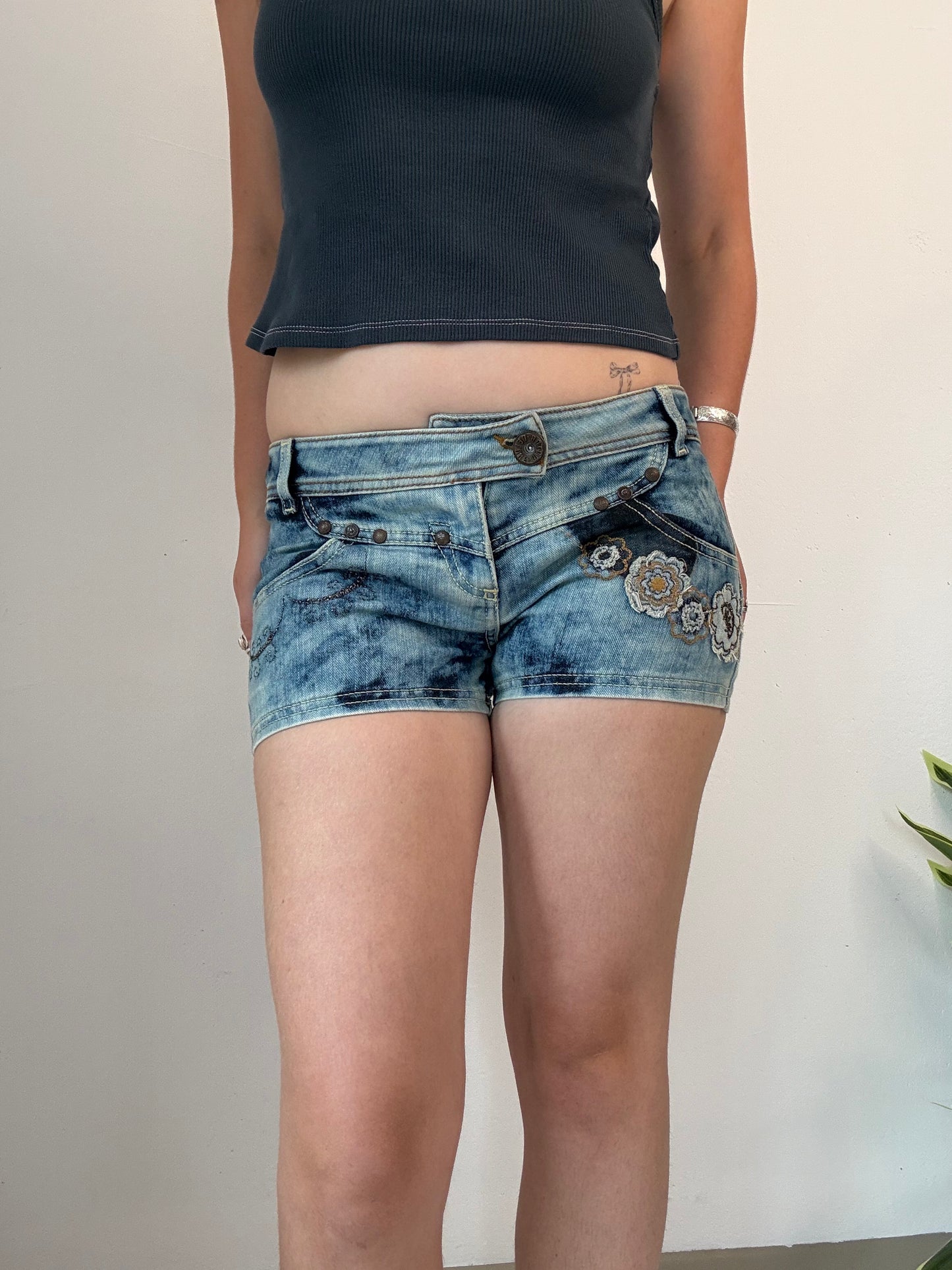 Y2k low rise denim mini shorts