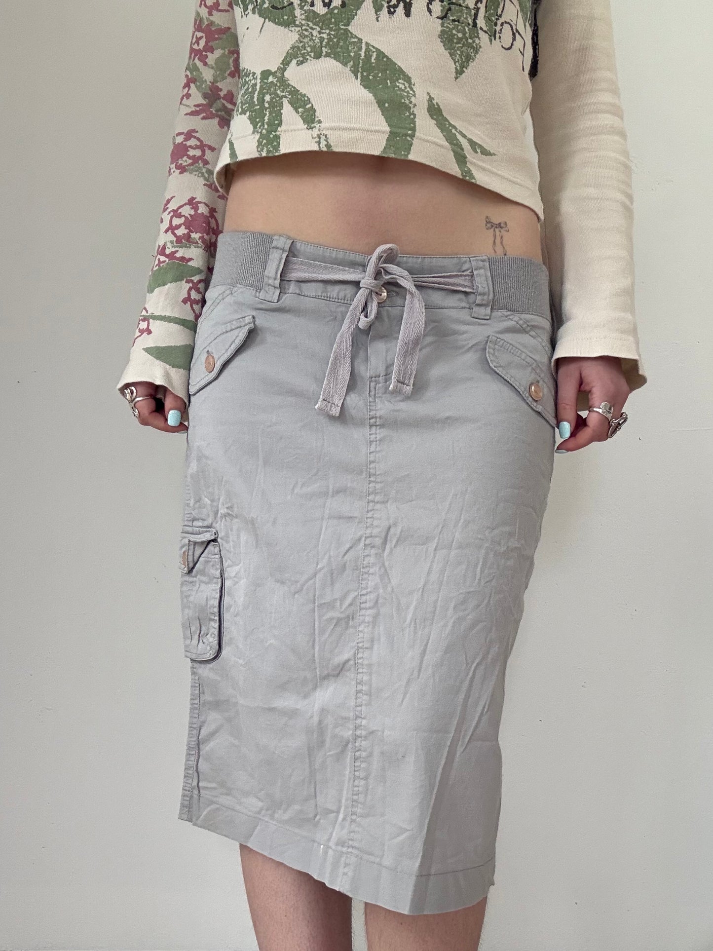 Vintage low rise grey cargo style midi skirt