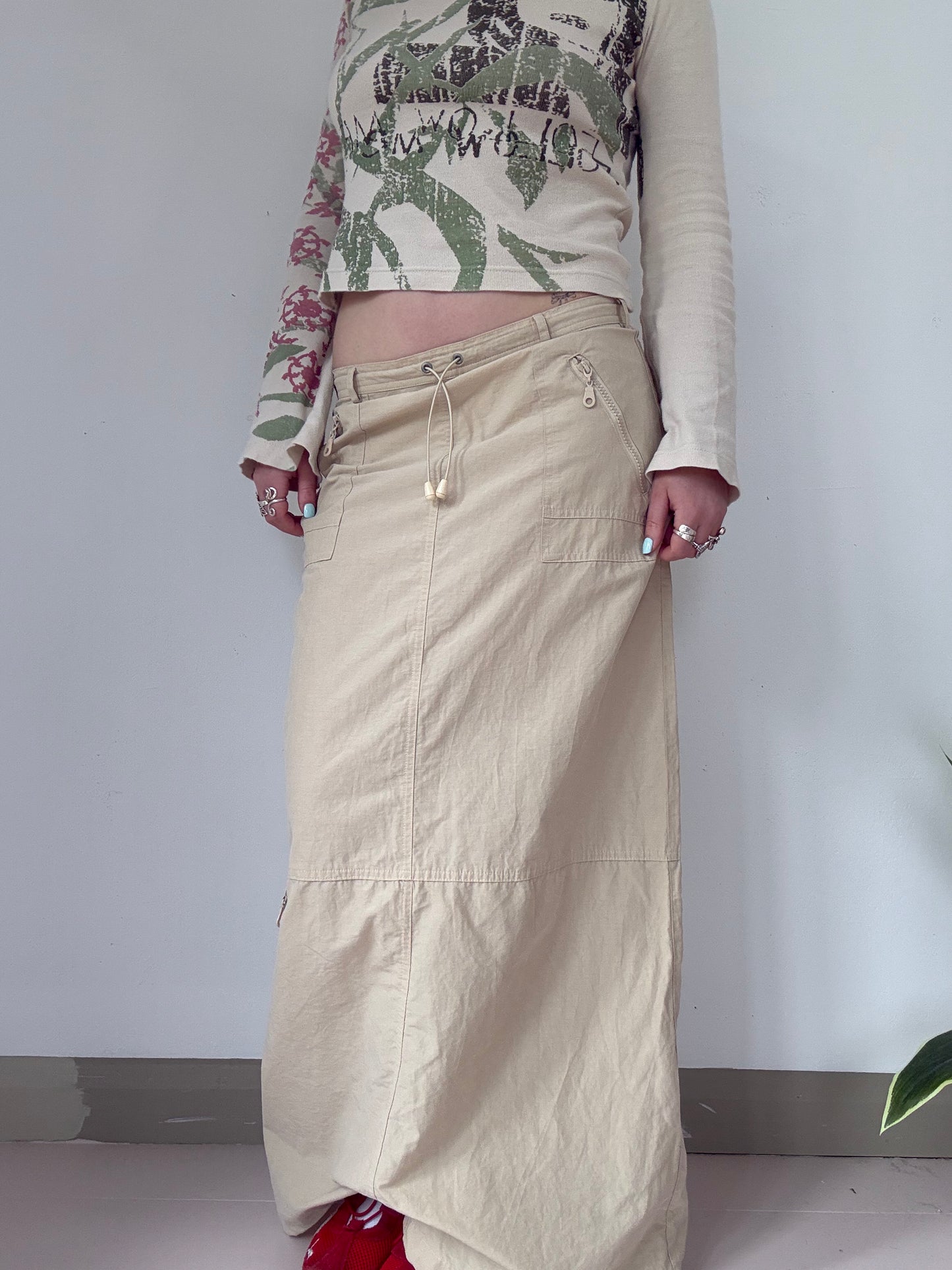 Vintage low rise lightweight cargo style maxi skirt