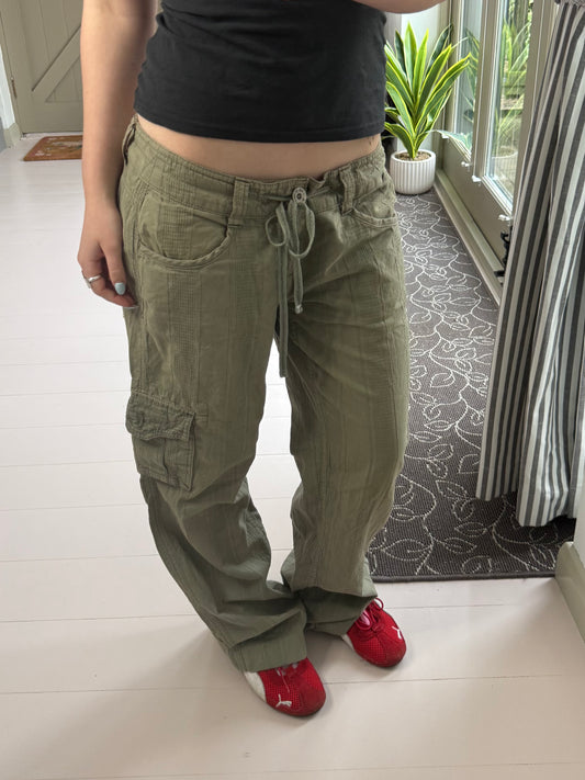 Espirit khaki low rise cargo trousers