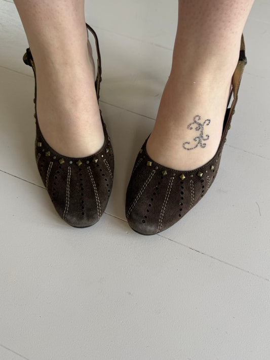 Vintage brown studded kitten heels