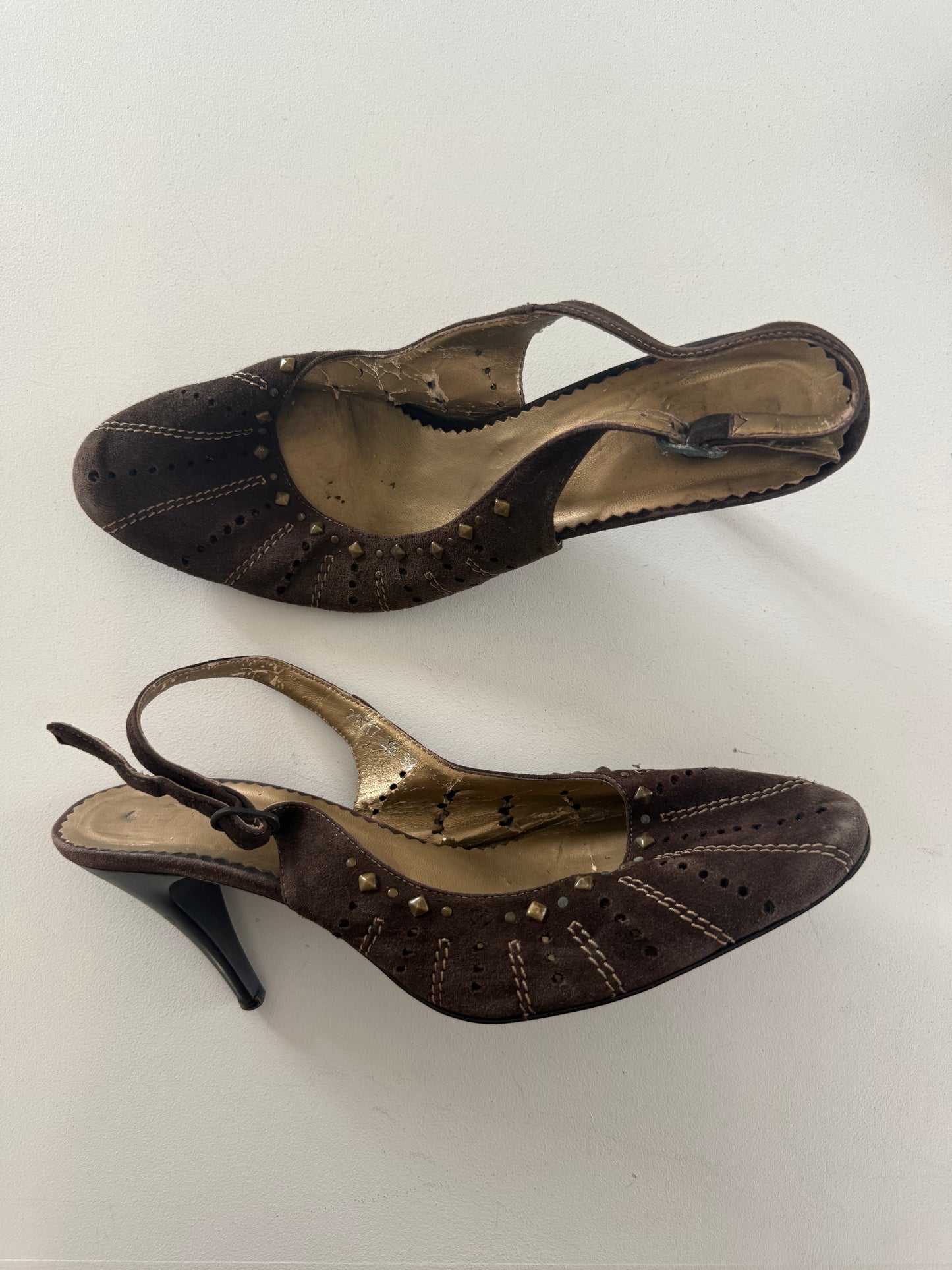 Vintage brown studded kitten heels