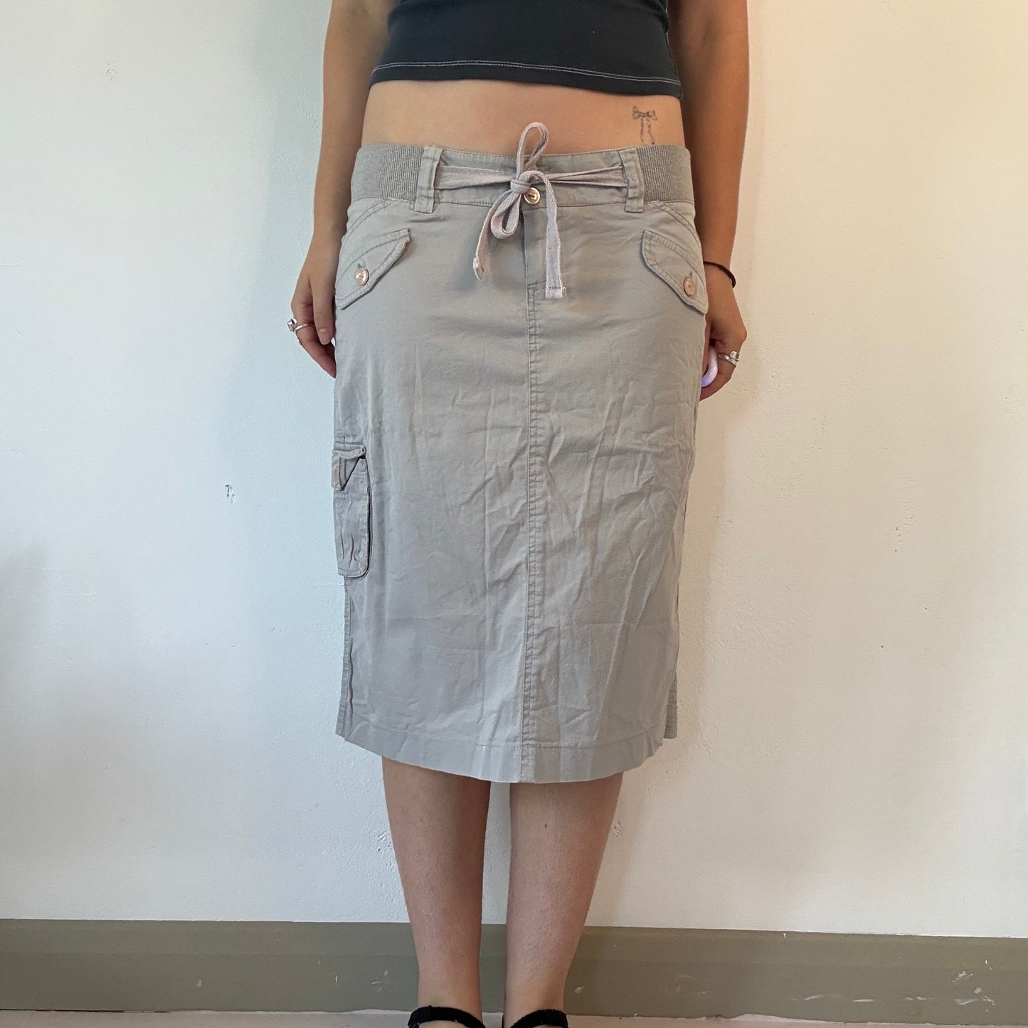 Grey low rise cargo skirt