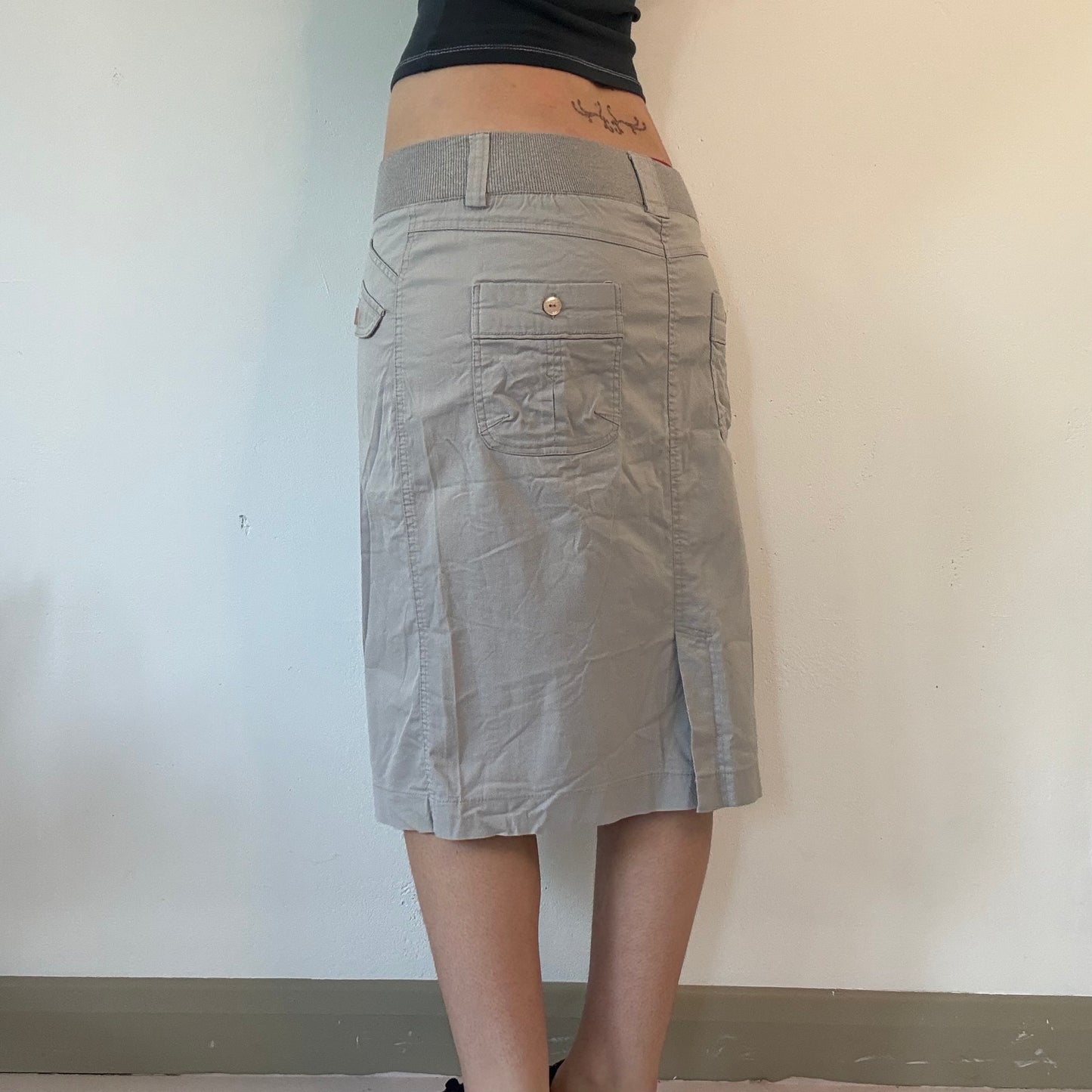 Grey low rise cargo skirt