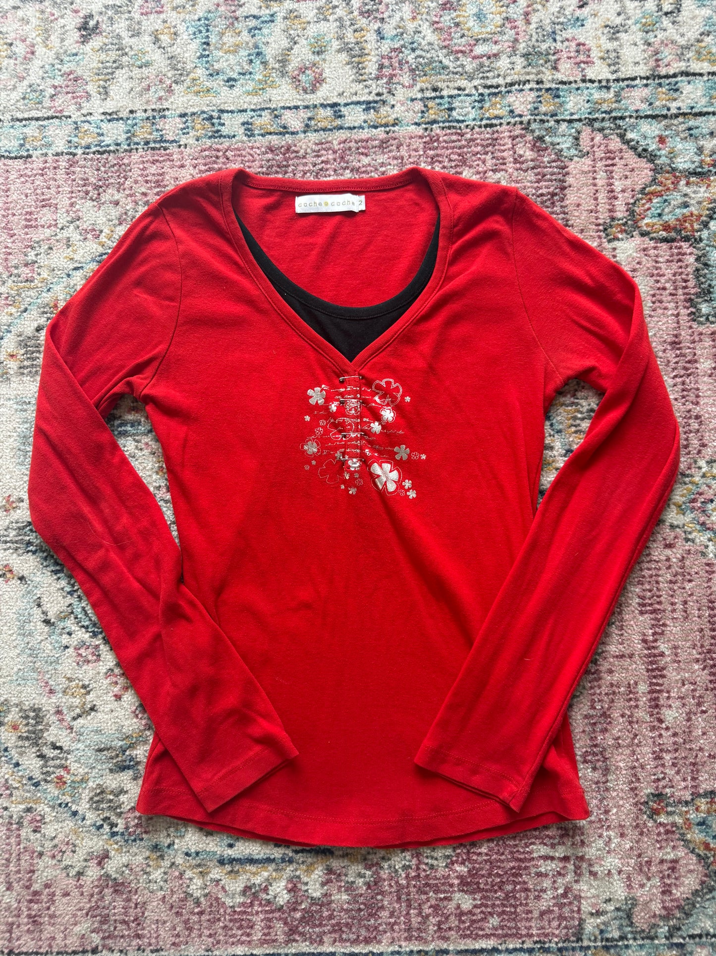 Vintage cache cache red graphic long sleeve top