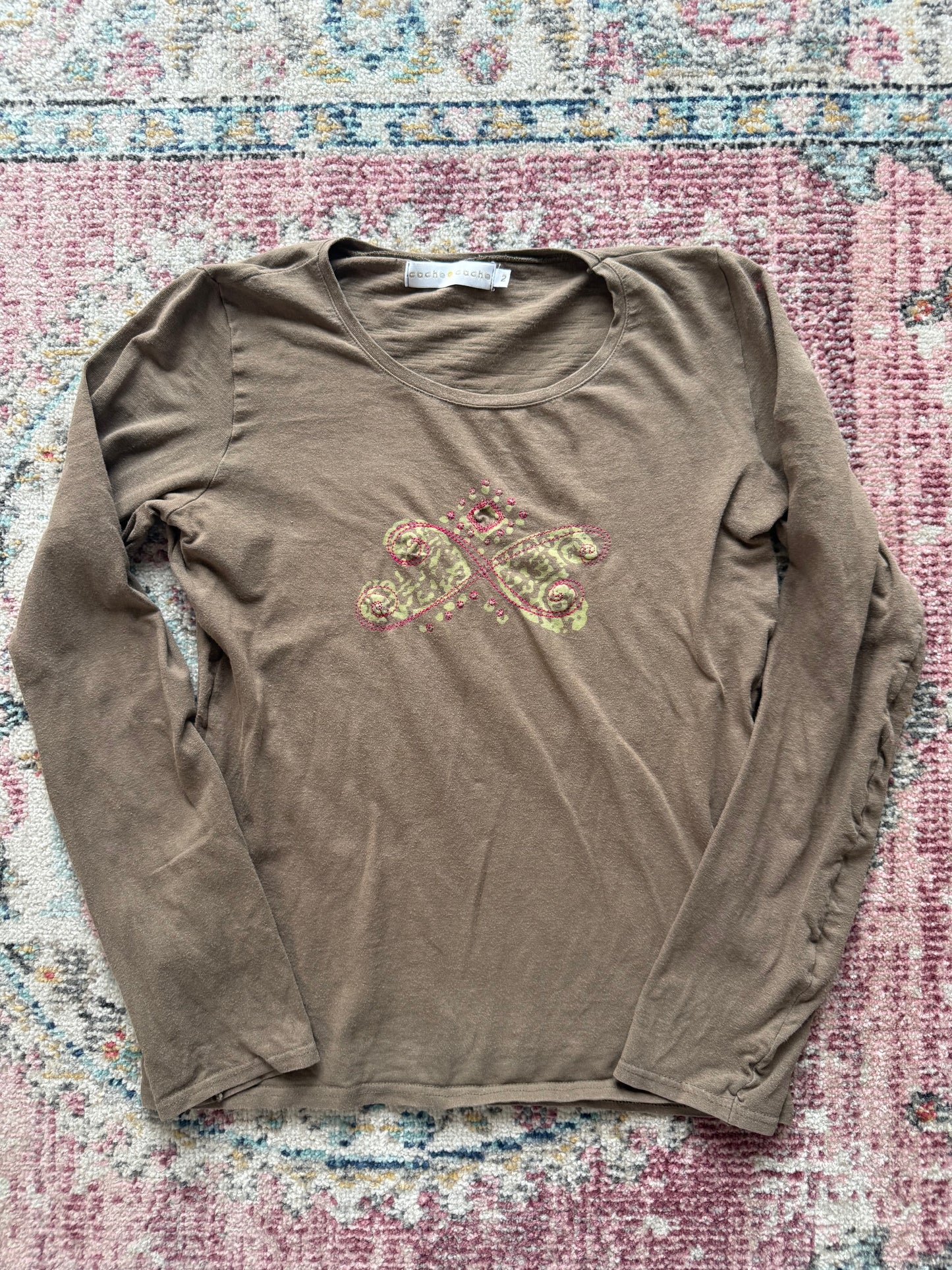 Vintage khaki cache cache graphic long sleeve top