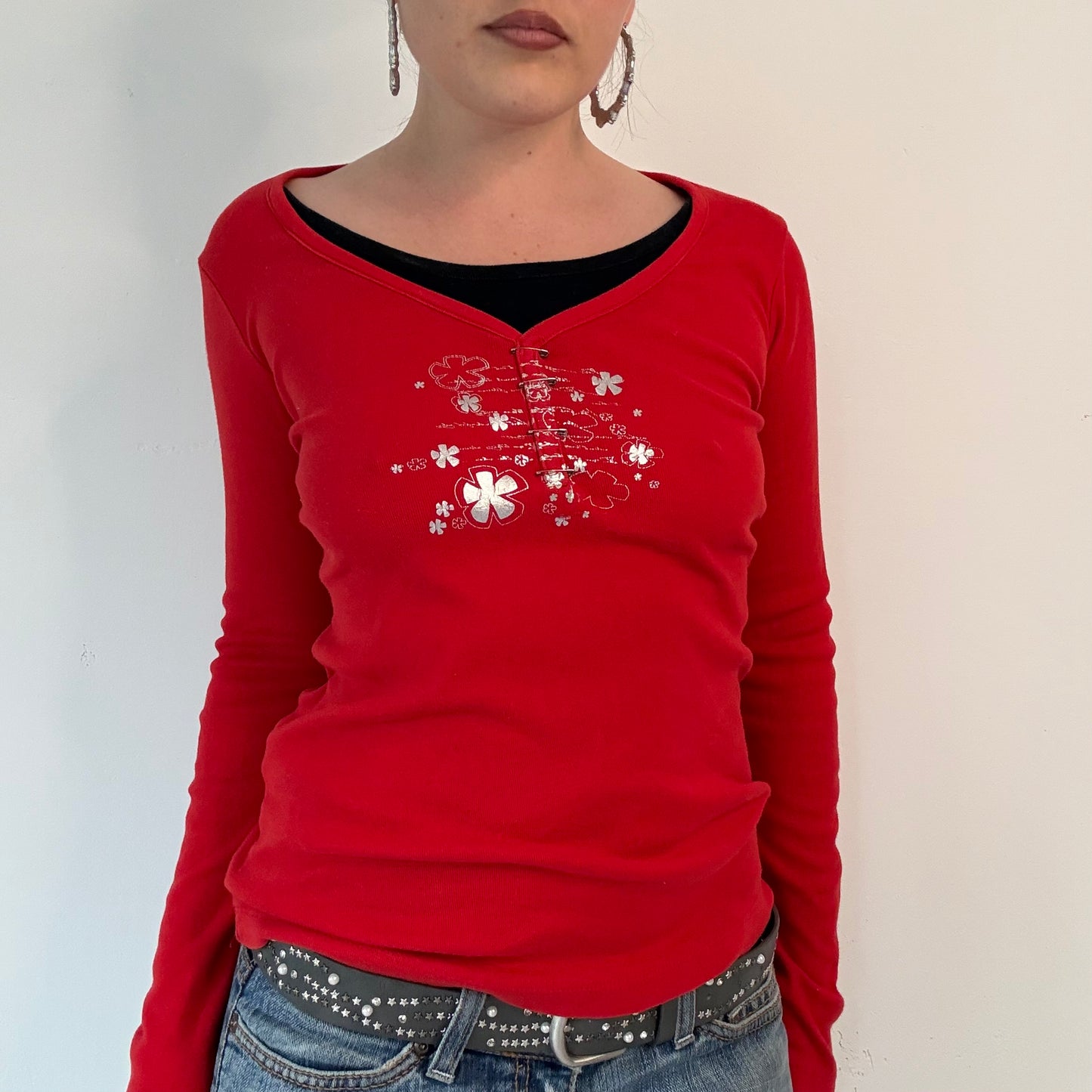 Vintage cache cache red graphic long sleeve top