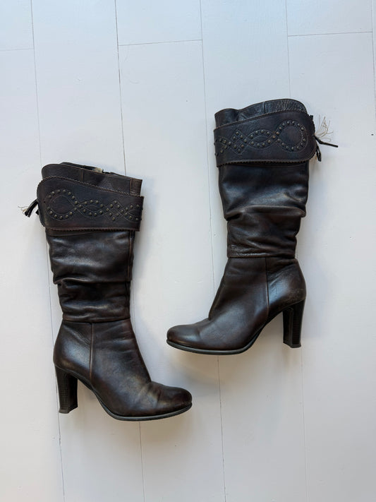 Vintage brown chunky studded boots