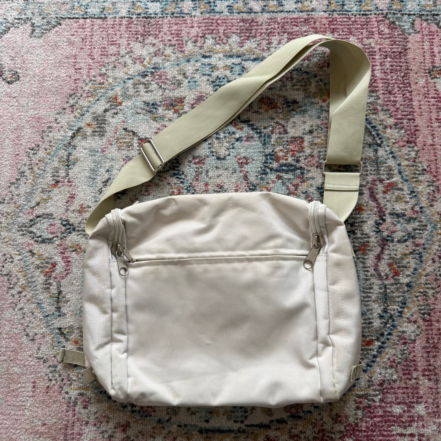 GGL white & creme sling bag
